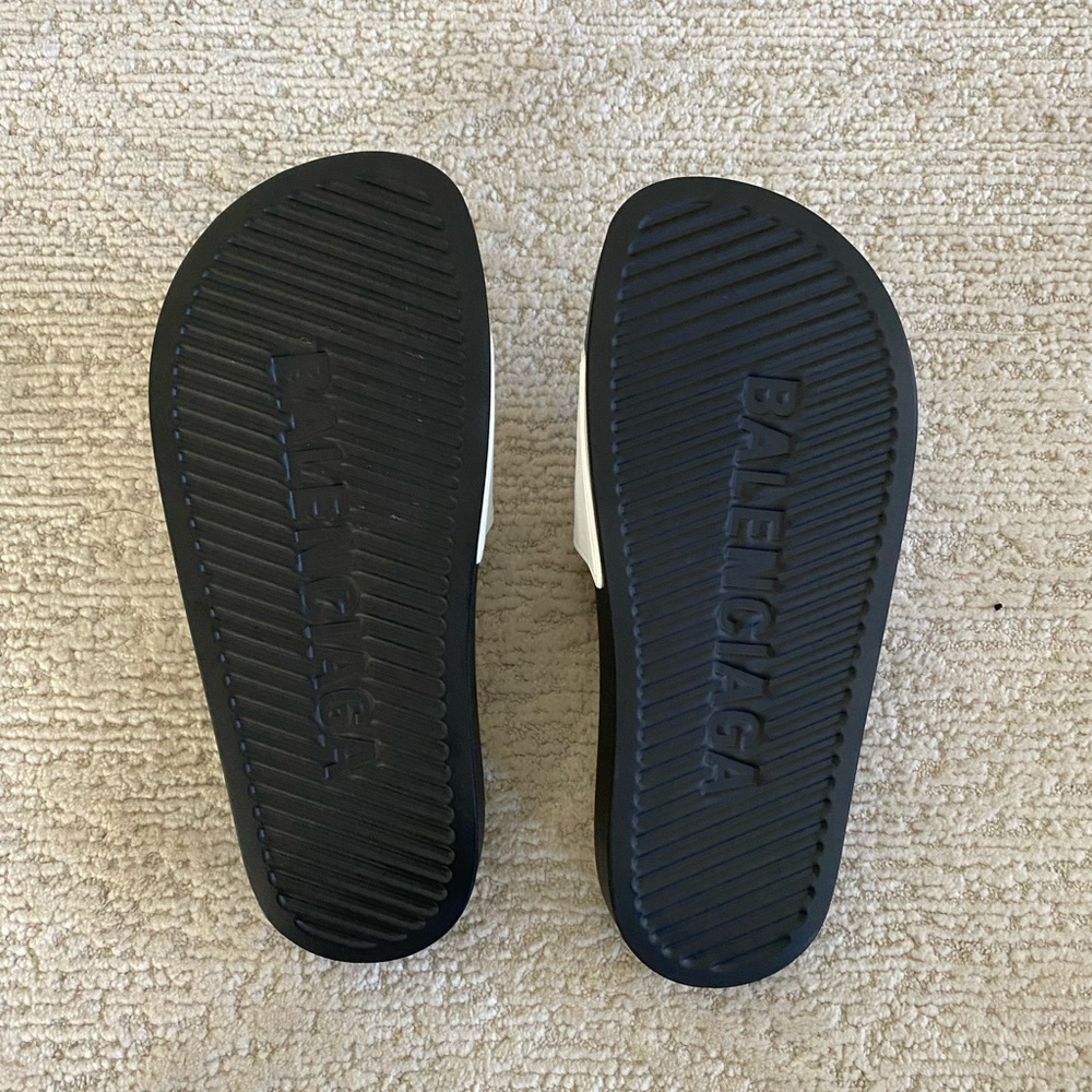 Balenciaga Pool Slides - Picture 2 of 4